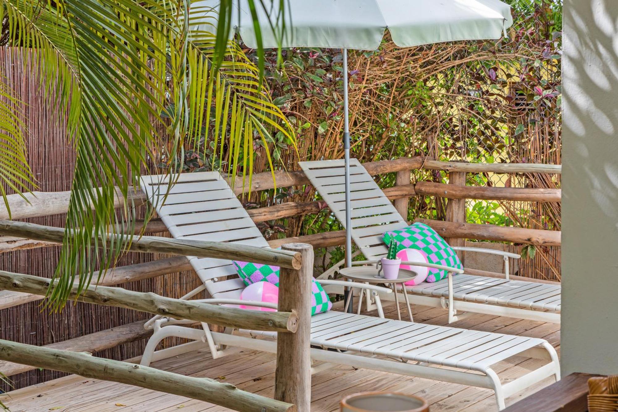 Tuk Tropical Boutique Resort Jan Thiel Вилемстад Екстериор снимка