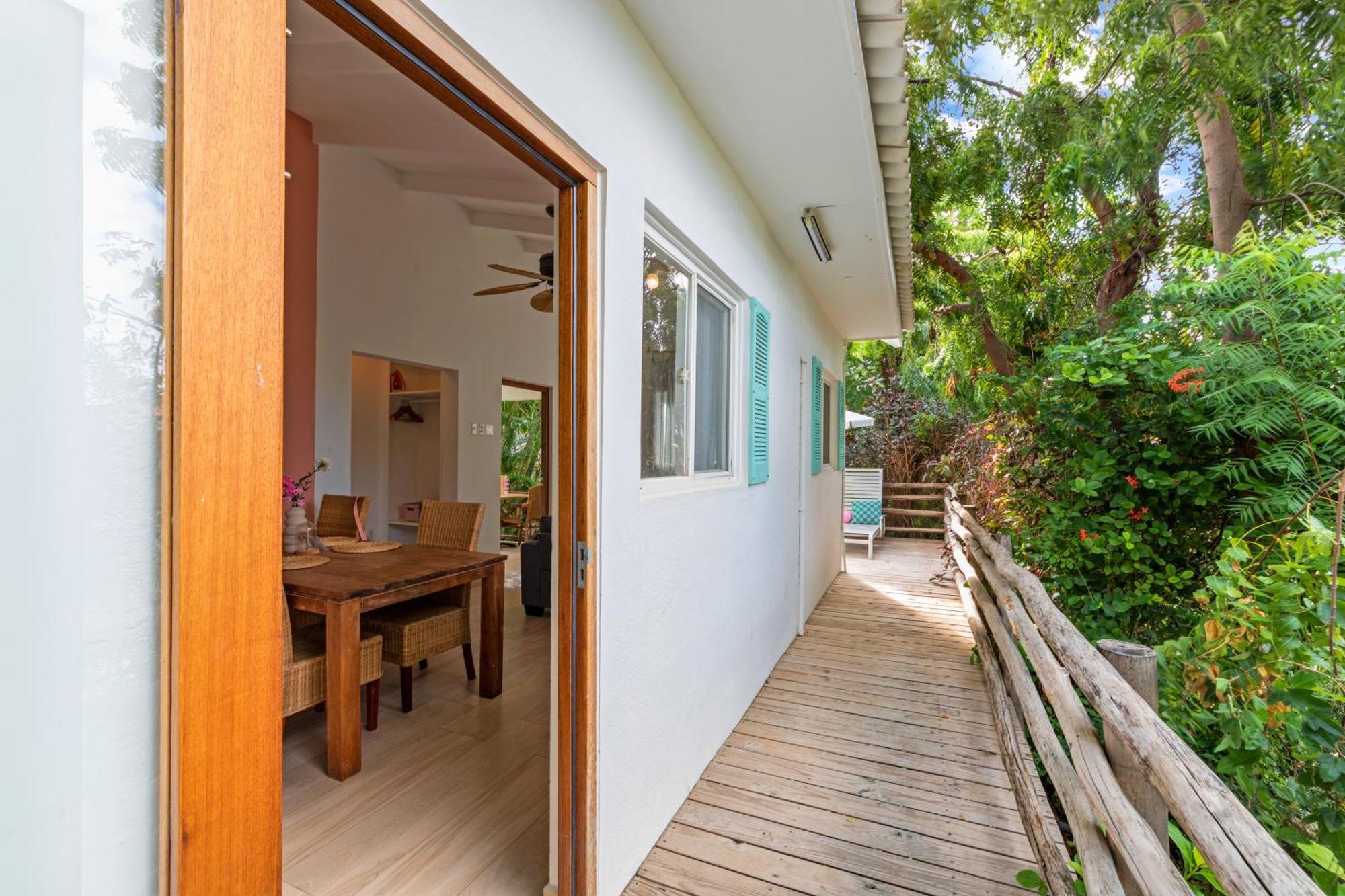 Tuk Tropical Boutique Resort Jan Thiel Вилемстад Екстериор снимка